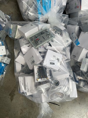 Lot 2229 - Large bag containing mixed electrical items...