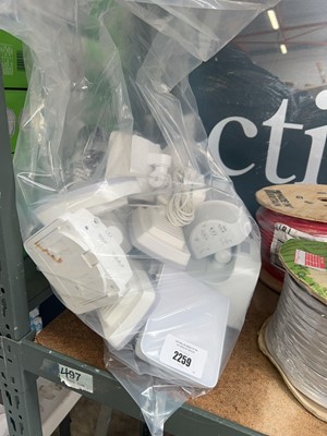 Lot 2259 - Bag containing approx. 4 Lutec solar motion...