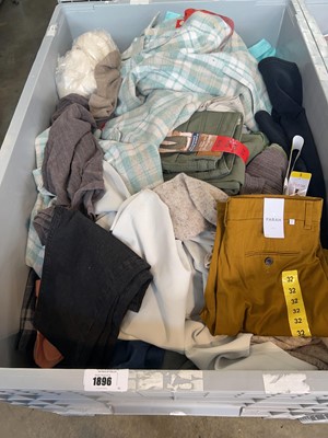 Lot 1896 - Pallet box (not included) containing mixed...