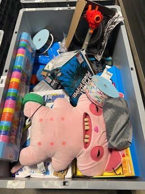 Lot 1268 - Pallet box (not included) containing mixed...