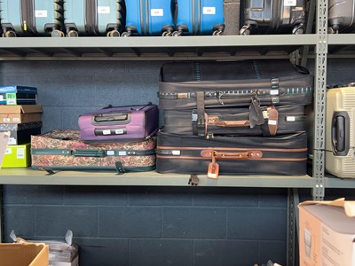 Lot 1279 - 5 various suitcases
