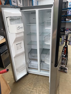 Lot 2098 - LG THINQ 4 door fridge freezer with integrated...