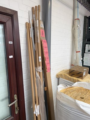 Lot 2302 - Qty of aluminium profiling