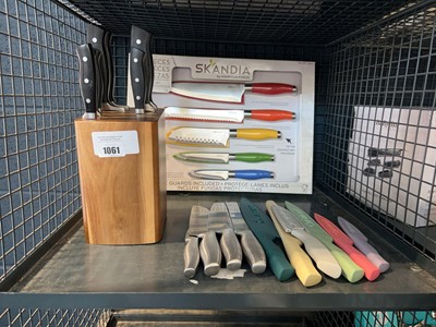 Lot 1061 - Cage containing boxed 5 piece Skandia kitchen...