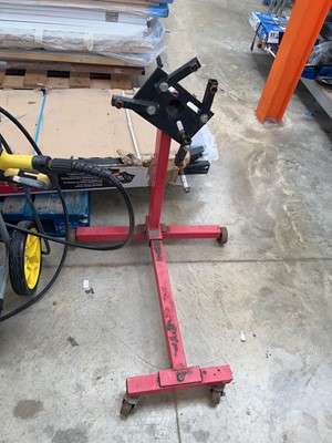 Lot 2309 - Red metal framed portable hoist frame
