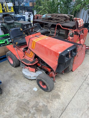 Lot 2316 - T12-00 petrol ride on lawnmower with rear...
