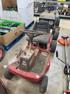 Lot 2318 - Petrol ride on mower, no key