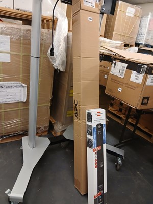 Lot 194 - APC Easy PDU rack type power supply and a...