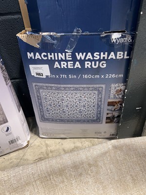 Lot 1463 - Boxed machine washable area rug (160x226cm)