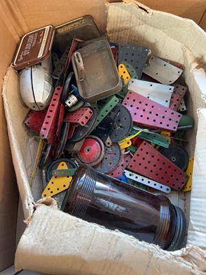 Lot 1503 - Box of vintage Meccano