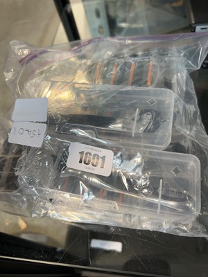 Lot 1601 - Quantity of razor blades and razors
