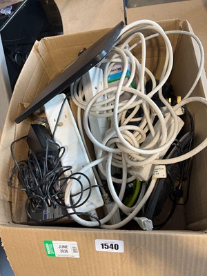 Lot 1540 - Box of miscellaneous tech including light...