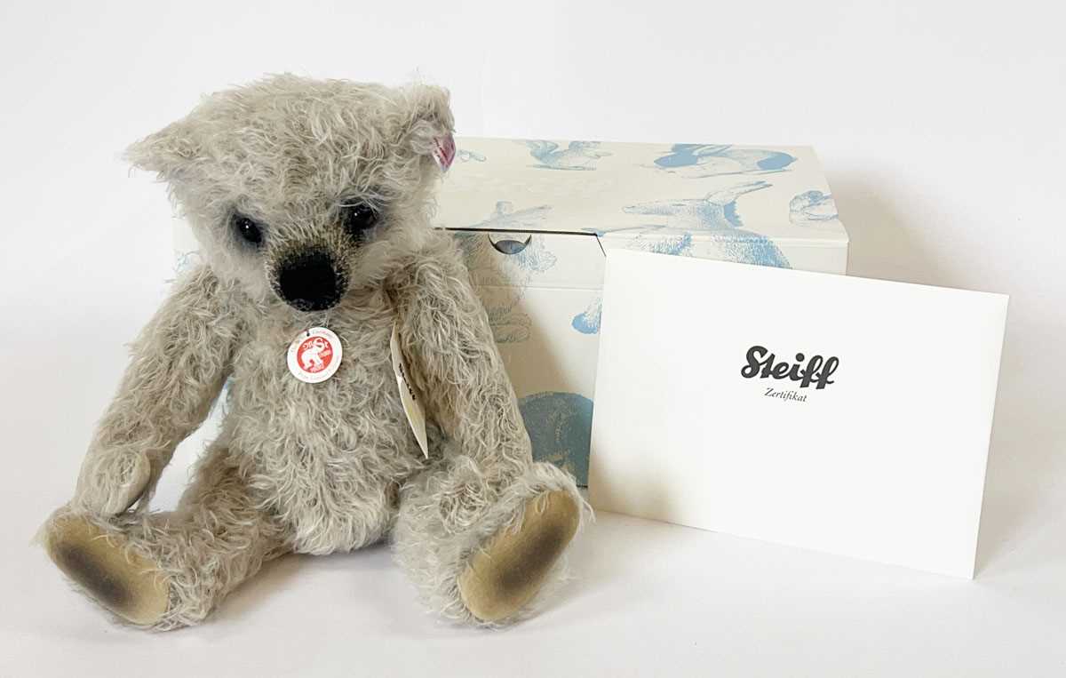 Lot A 2011 boxed, limited edition Steiff 'Pepe...