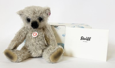 Lot A 2011 boxed, limited edition Steiff 'Pepe...