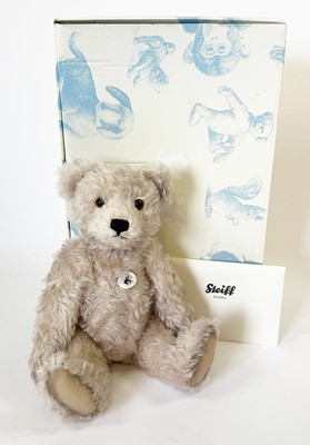 Lot A 2010 boxed, limited edition Steiff 'Teddy...