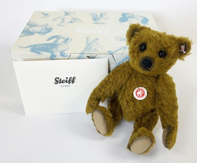 Lot A 2009 boxed, limited edition Steiff 'Edward...