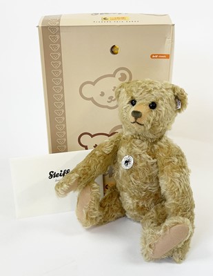 Lot A 2008 boxed, limited edition Steiff 'Paul the...
