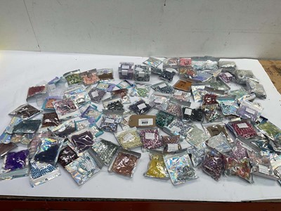 Lot 3522 - Large selection of jewelry beads
