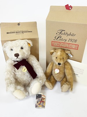 Lot A boxed Steiff Classic 42cm bear with growler,...