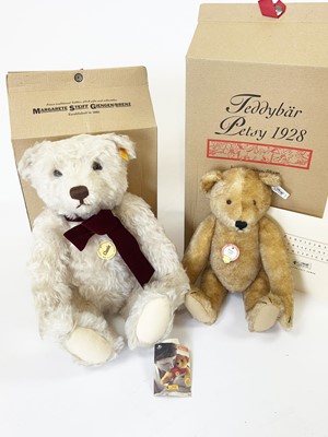 Lot A boxed Steiff Classic 42cm bear with growler,...
