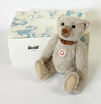 Lot A 2010 boxed limited edition Steiff 'Bastian -...