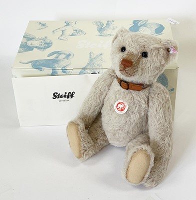 Lot A 2010 boxed limited edition Steiff 'Bastian -...
