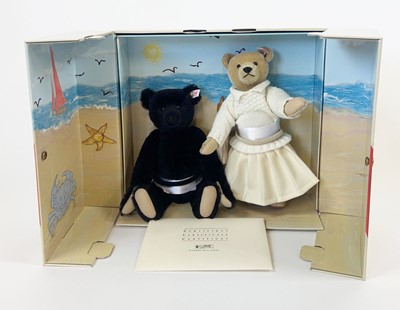 Lot A 2002 boxed limited edition Steiff 'Pat &...