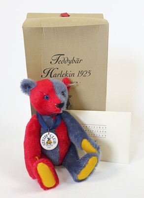 Lot A 2000/2001 boxed, limited edition Steiff Club...