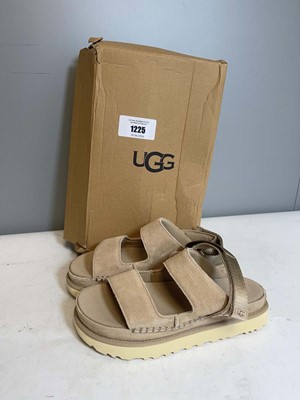 Lot Ugg UK7 goldenstar glide sandals in sand - boxed