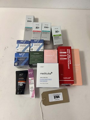 Lot 3704 - 14x branded skin care to include MediCube, No7...