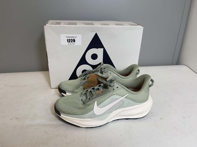 Lot Nike UK4 ACG pegasus trail trainers in jade...
