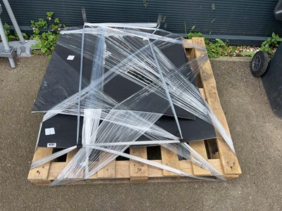 Lot 4237 - 2 metal fire guards
