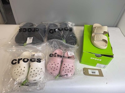 Lot 5x Pairs of Crocs in various styles and sizes