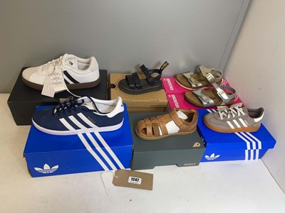 Lot 7x Boxed pairs of children's shoes to include...