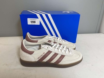 Lot Adidas UK8 handball spezial trainers in beige -...