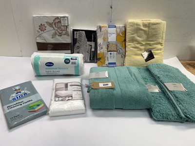 Lot 3583 - King & Double duvet sets. Silentnight King 1...