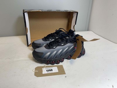 Lot Nike UK5 air max DN8 trainers in grey