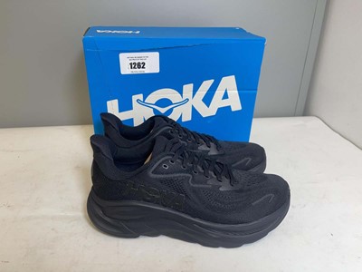 Lot Hoka UK7 clifton 10 trainers in black - boxed