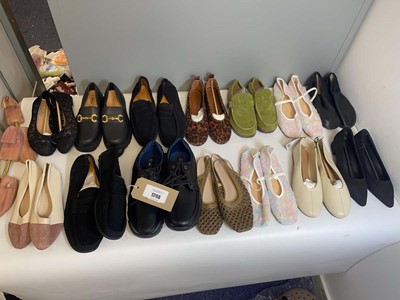 Lot 14x Pairs of shoes in various styles to...