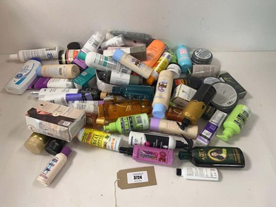 Lot 3724 - Mixed hair products