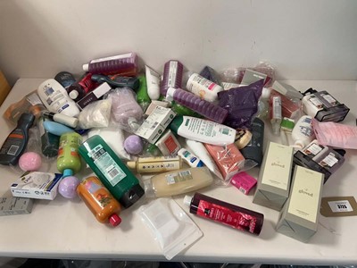 Lot 3725 - Mixed soaps, deodorants and hand creams