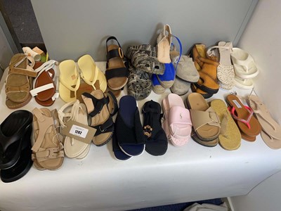 Lot 21x Pairs of sandals to include Crocs, Pavers,...