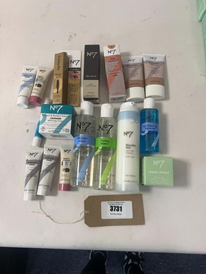 Lot 3731 - 17x No7 products to include makeup and skin care