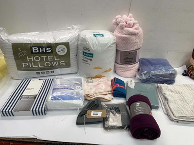 Lot 3599 - 13.5 tog double duvet, Pair of pillows, Pompom...