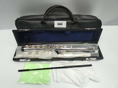 Lot 2048 - Yamaha YFL 517H flute with sterling silver...