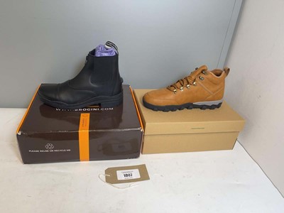 Lot 2x Boxed pairs of boots to include Natur...