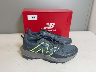 Lot New Balance UK11 tektrel trainers in grey - boxed