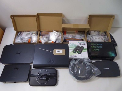 Lot 2423 - Bag containing 4x 1628pcs basic electronic...