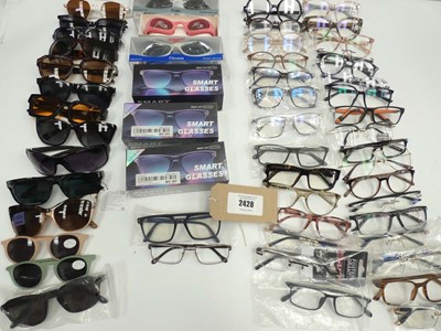 Lot 2428 - Assorted pairs of sunglasses and eyewear