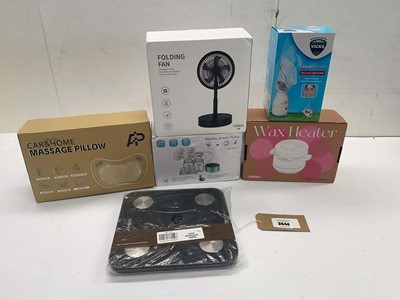 Lot 3644 - Massage pillow, folding fan, bathroom scales,...